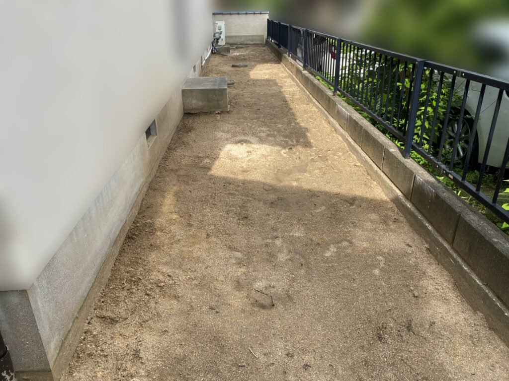 【綾川町Ｋ様邸】雑草対策＆庭仕舞い工事｜コンクリートステップ延長完了✨鋤取り整地も進んでいます (株)カインズガーデン