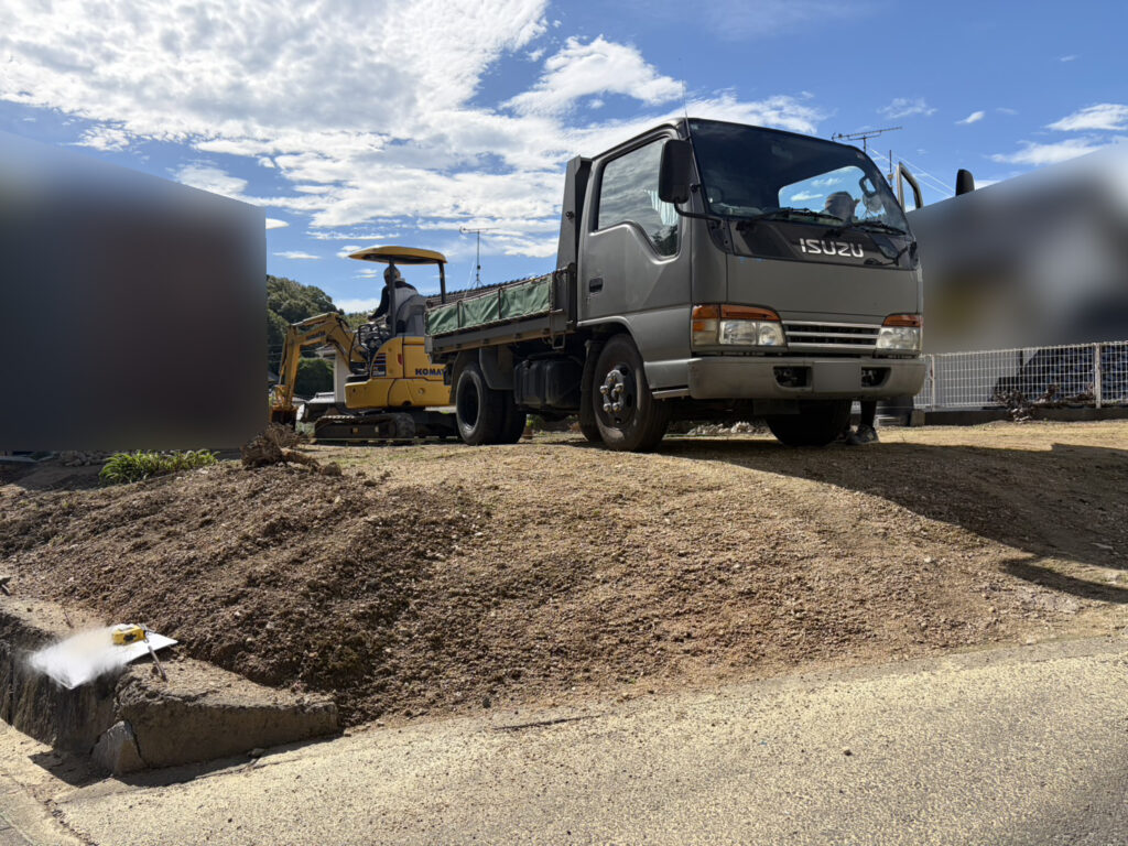 【綾川町Ｓ様邸】庭リフォーム工事着工⛑｜コンクリート面拡張＆隣の小屋前までコンクリートの道で繋げます (株)カインズガーデン