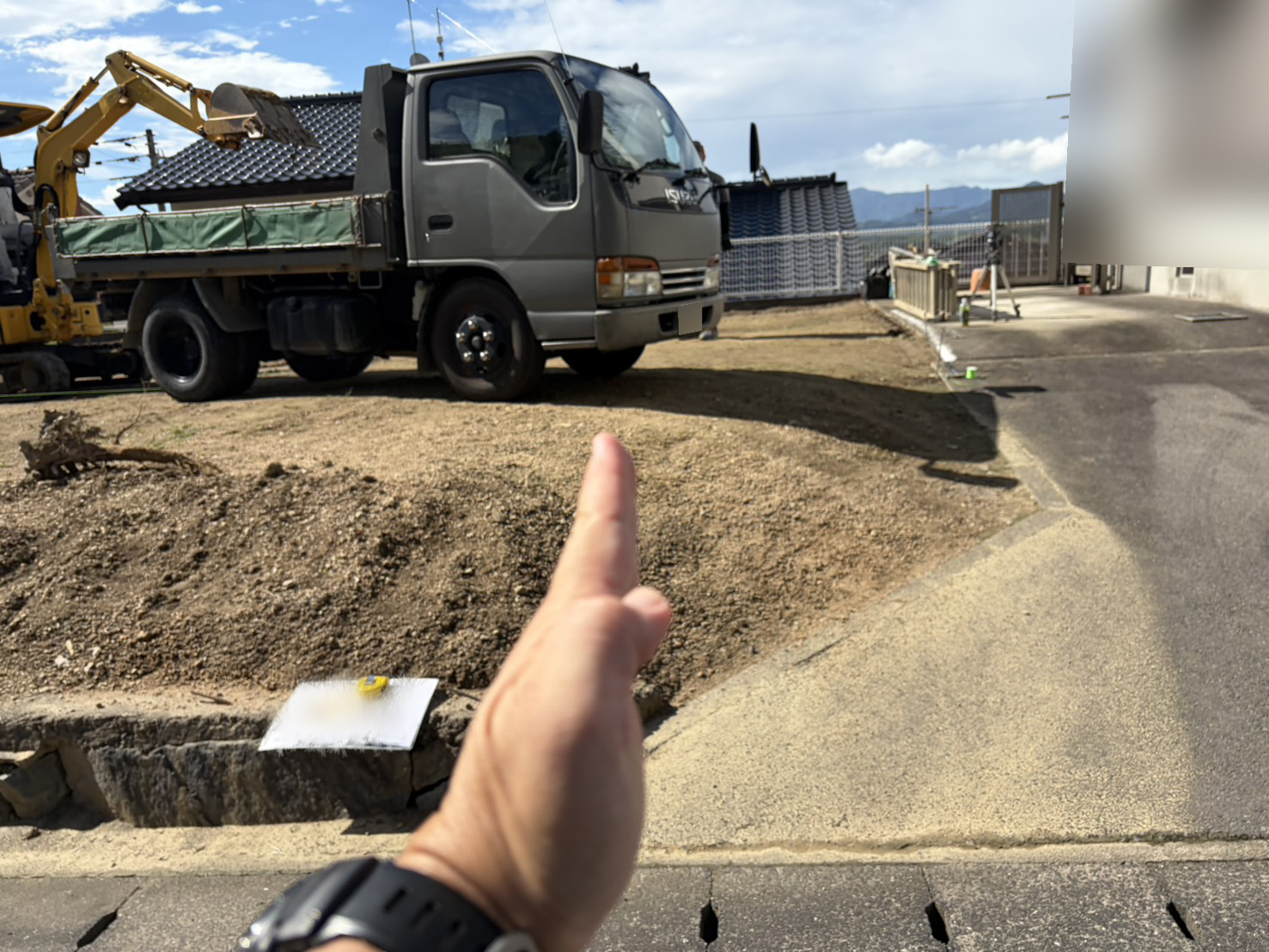 【綾川町Ｓ様邸】庭リフォーム工事着工⛑｜コンクリート面拡張＆隣の小屋前までコンクリートの道で繋げます (株)カインズガーデン