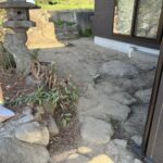 【高松市Ｈ様邸】庭仕舞い工事｜伐根で道路面スッキリ✨大きな木の伐採や池周りも綺麗にします (株)カインズガーデン