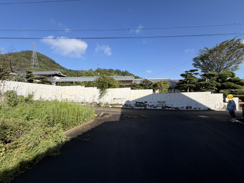 【丸亀市Ｓ様邸】庭リフォーム工事着工⛑｜古くなり崩れてきそうな塗り壁・ブロック塀・ブロック門壁を撤去します (株)カインズガーデン