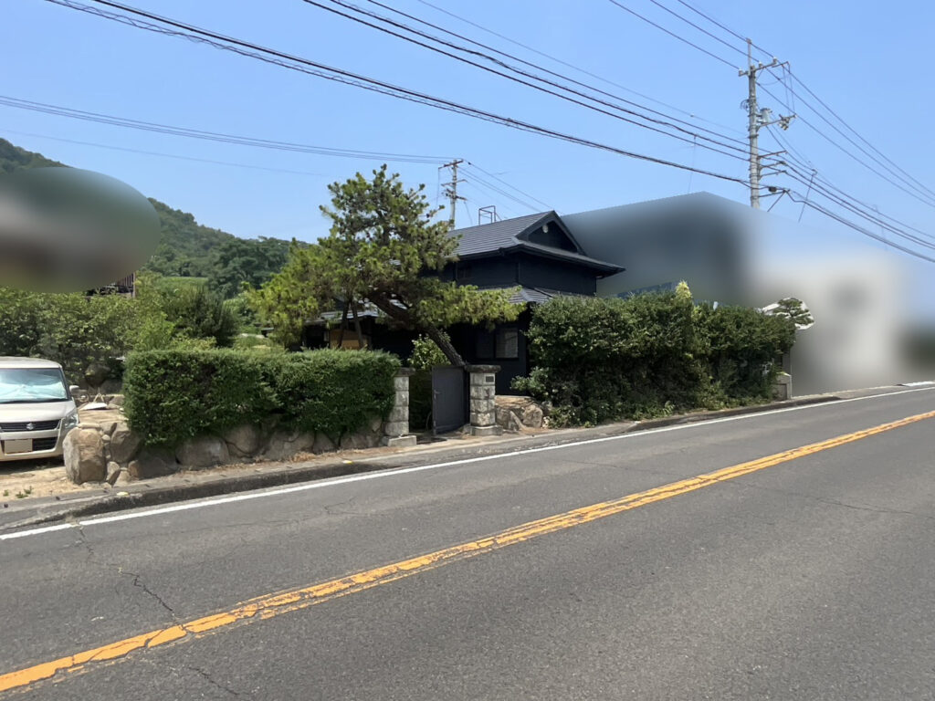 【高松市Ｈ様邸】庭仕舞い工事着工⛑｜生垣や庭木撤去し、駐車場・目隠しフェンスや雑草対策をします (株)カインズガーデン