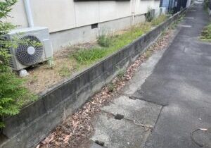 【高松市Ａ様邸】雑草対策工事＆植栽撤去、本日着工⛑ (株)カインズガーデン｜香川県の庭リフォーム工事，庭仕舞い工事