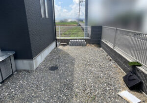 【善通寺市Ｎ様邸】バイクガレージ工事着工⛑｜愛車を守る、イナバ物置バイク保管庫「ＦＭ」 (株)カインズガーデン｜香川の庭仕舞い