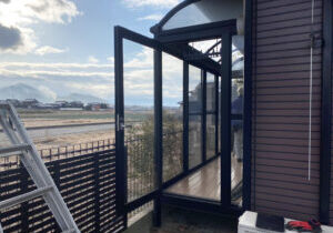 【三豊市Ａ様邸】サンルーム工事着工⛑｜お家の外壁塗装に備え、既存サンルームを撤去します (株)カインズガーデン