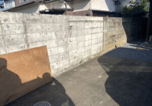 【香川町Ｈ様邸】ブロックフェンス工事着工⛑｜お隣様と共同で境界８段積ブロック塀撤去＆フェンス設置 (株)カインズガーデン