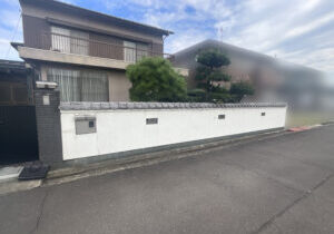 庭仕舞い工事着工⛑｜塀・庭石・庭木撤去し駐車場拡張＆天然芝撤去し雑草対策もします (株)カインズガーデン