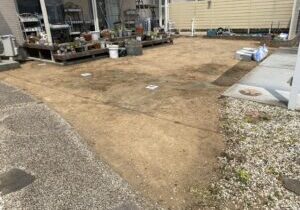 【高松市Ｉ様邸】天然芝や雑草・植栽撤去完了。お庭も花壇もスッキリ綺麗になりました (株)カインズガーデン｜香川の雑草対策，ドッグランリフォーム工事