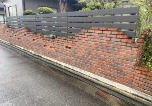 【三豊市Ｉ様邸】目隠しフェンス工事㊗完工｜プライバシーが守られて安心✨スッキリ目隠し完成しました (株)カインズガーデン