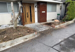 【高松市Ｋ様邸】庭仕舞い工事｜生垣や庭木の伐根・花壇や玄関アプローチをスッキリ撤去します！ (株)カインズガーデン
