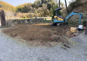 【三豊市Ｏ様邸】庭仕舞い＆ドッグラン工事｜生垣や庭木庭石撤去完了しスッキリ✨ブロックベースも打設 (株)カインズガーデン